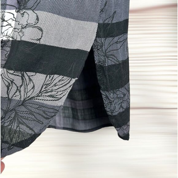 DESIGUAL LAURA ILLA Embroidered Gray Blouse Top Shirt V-neck Roll Tab Sleeve M-L - Picture 8 of 15